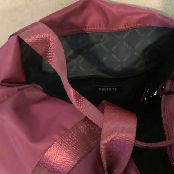 2 Roots Carry All Bags - Picture 3 of 9